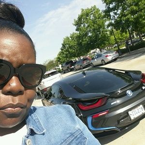 Meet your Posher, Monica